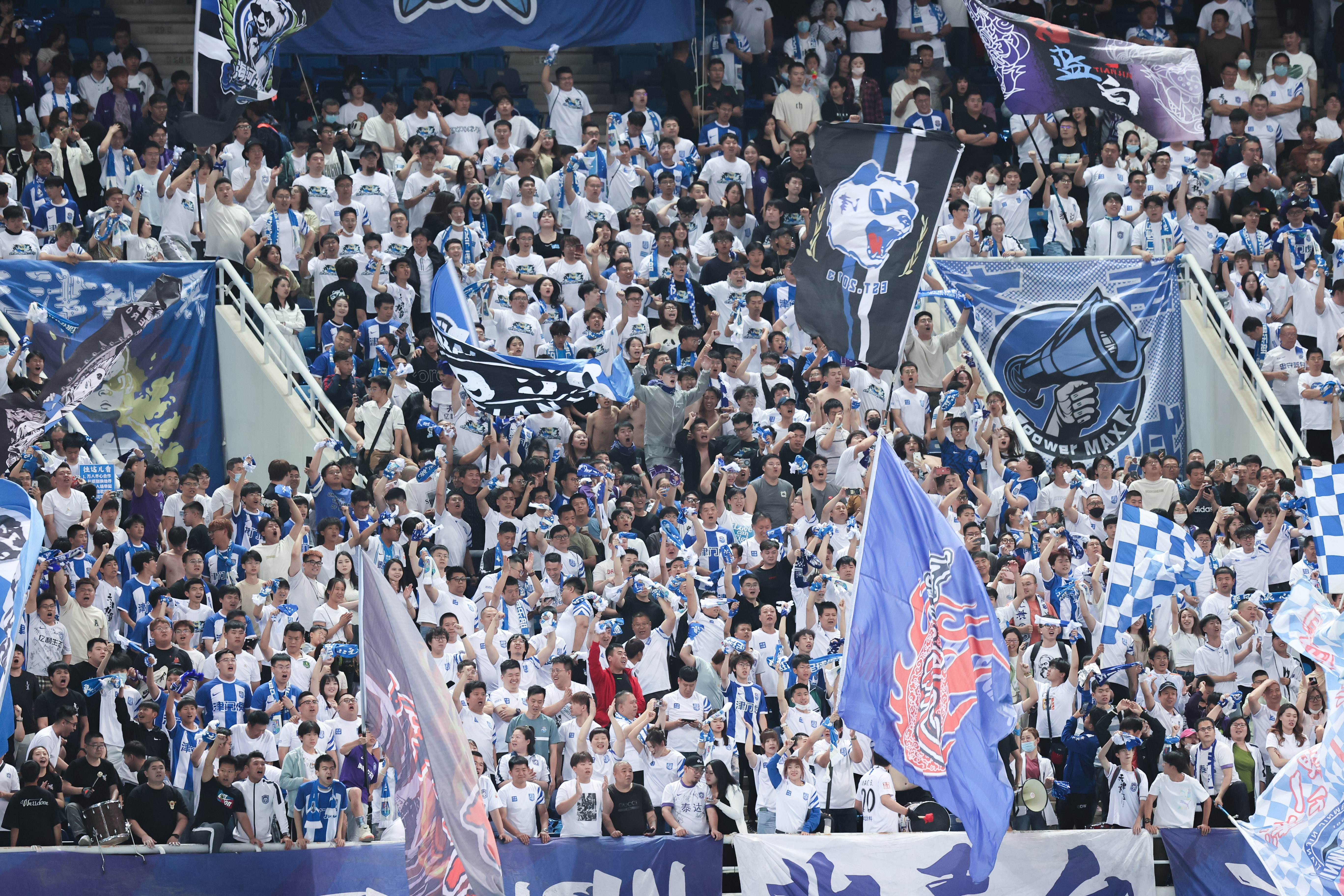 包含火爆气氛!篮球赛场主场球迷疯狂的词条 包含火爆气氛!篮球赛场主场球迷疯狂的词条