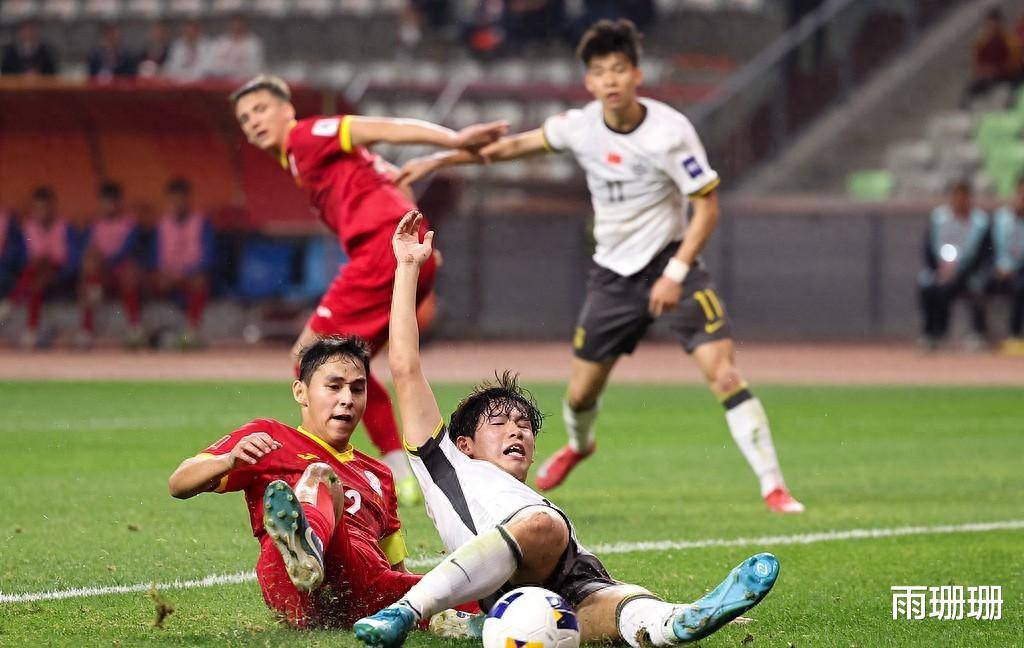 中国足球聚光灯下,球队实力逐渐崛起的简单介绍 中国足球聚光灯下,球队实力逐渐崛起的简单介绍