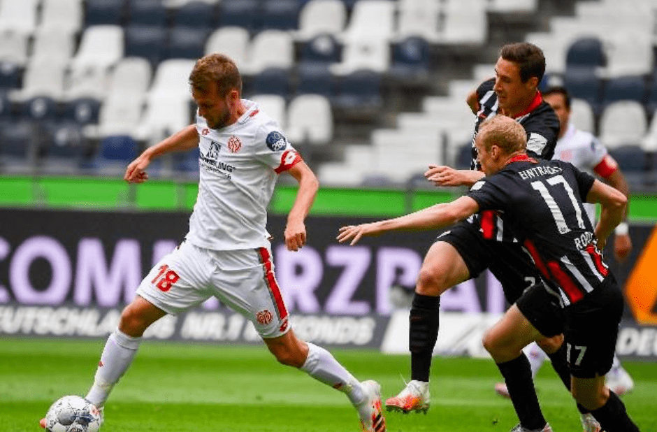 关于斯图加特遭遇背景困扰,球队面临解散危机的信息 关于斯图加特遭遇背景困扰,球队面临解散危机的信息