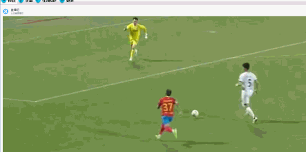 比赛中发生争议，裁判判罚引发观众热议