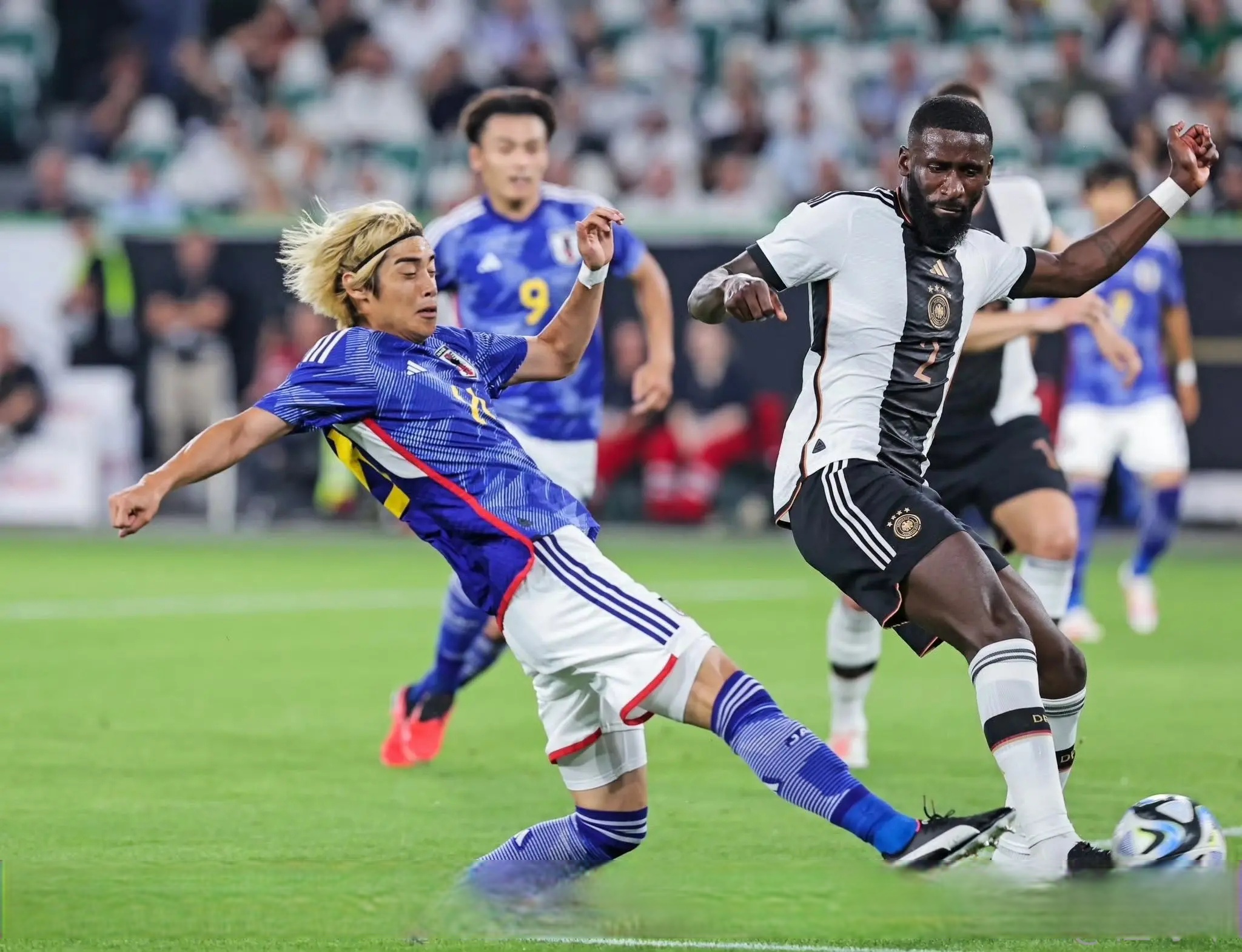 关于天使队进攻节奏快速,迅速拉开比分优势的信息 关于天使队进攻节奏快速,迅速拉开比分优势的信息