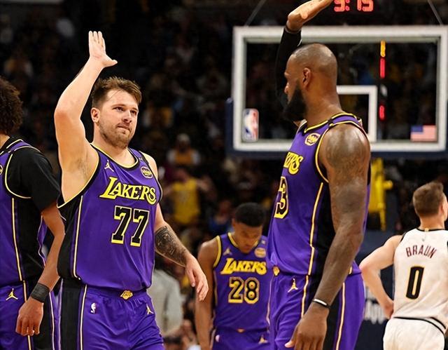 熊猫直播平台-球队频繁变阵,最终奏效成功防守