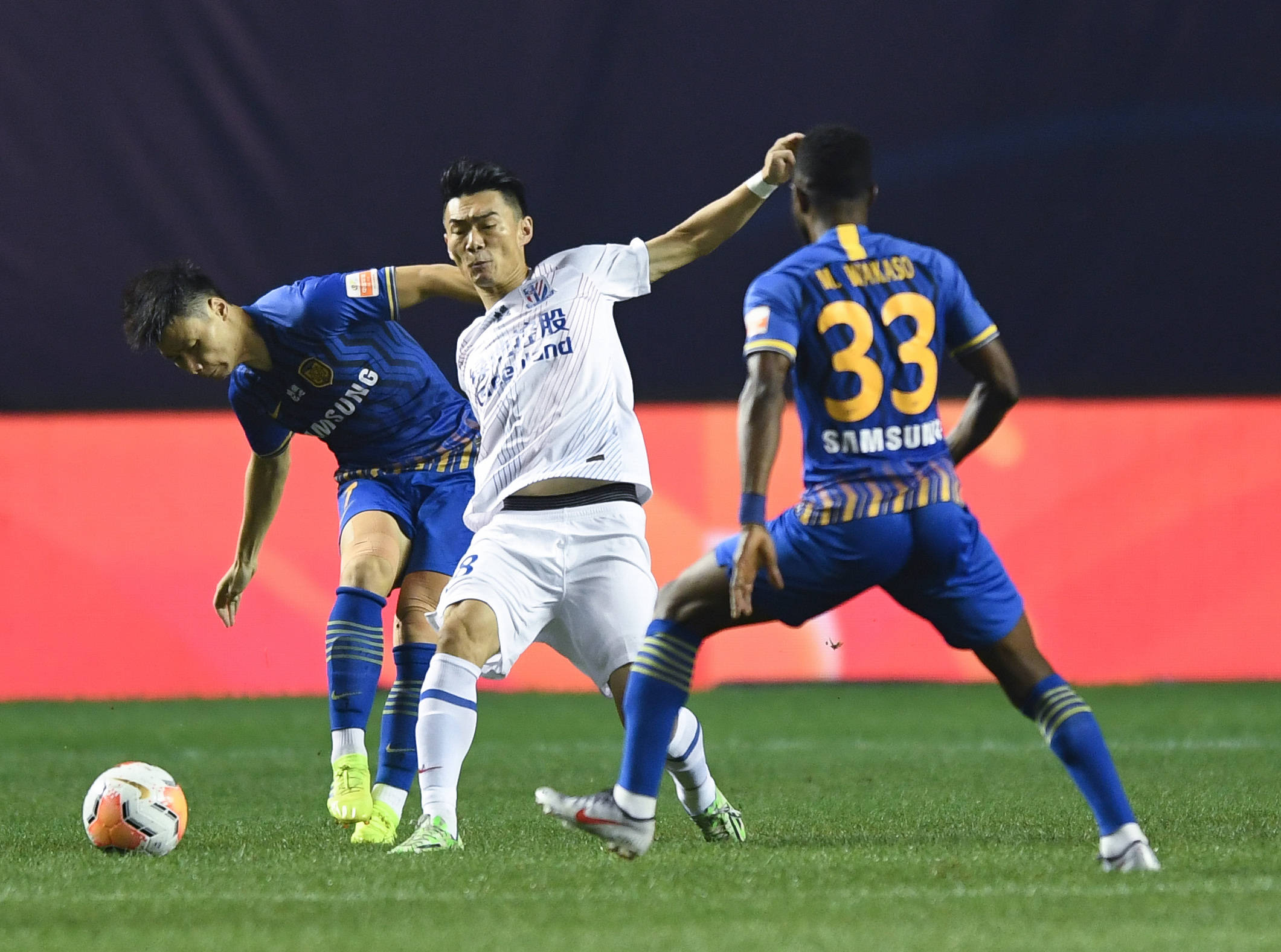 包含北京人和客场不敌青岛黄海,江苏苏宁主场大胜河南嵩山龙的词条 包含北京人和客场不敌青岛黄海,江苏苏宁主场大胜河南嵩山龙的词条