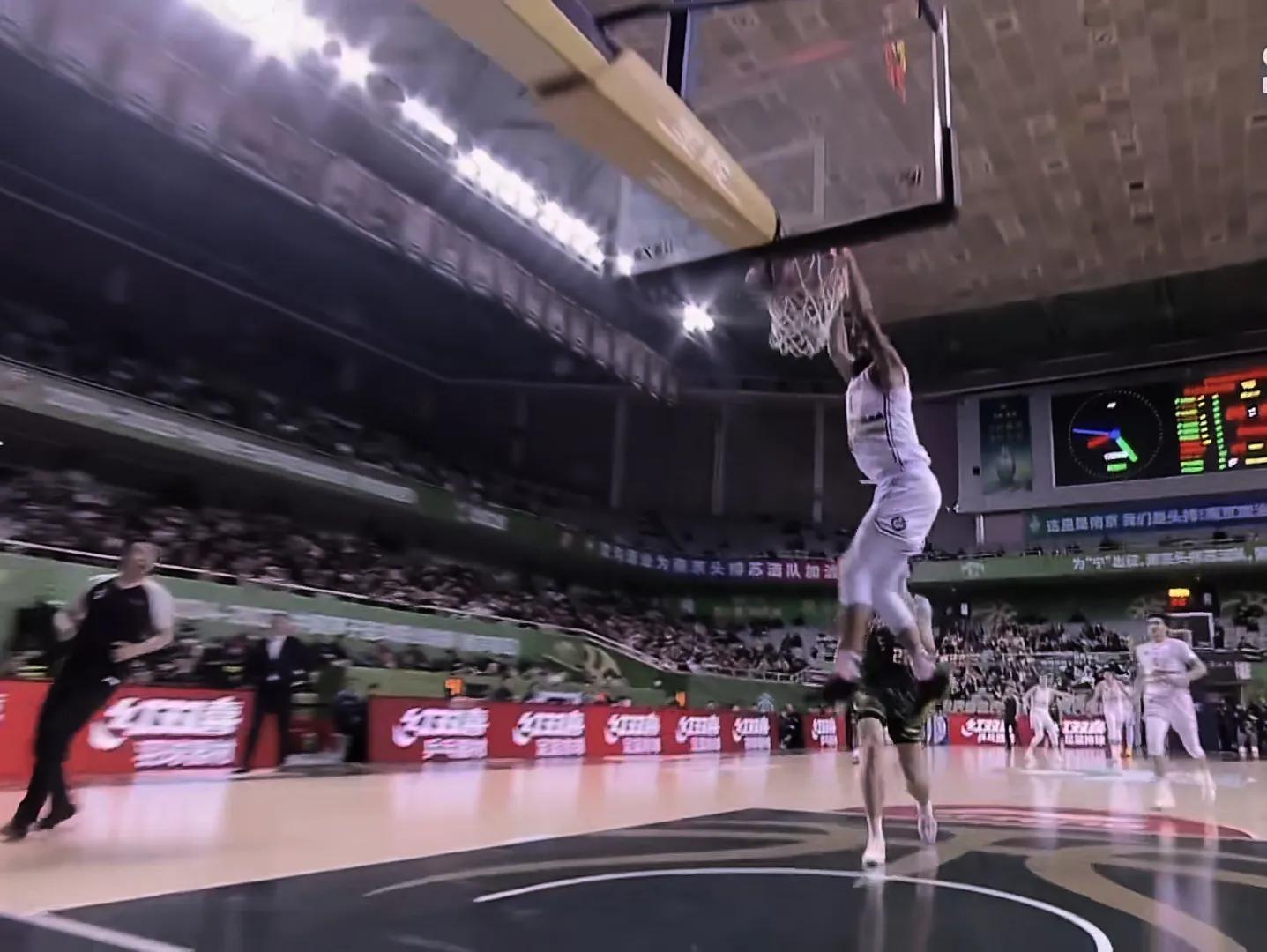 熊猫TV-球员发挥出色,助球队赢得最新一场比赛胜利的简单介绍