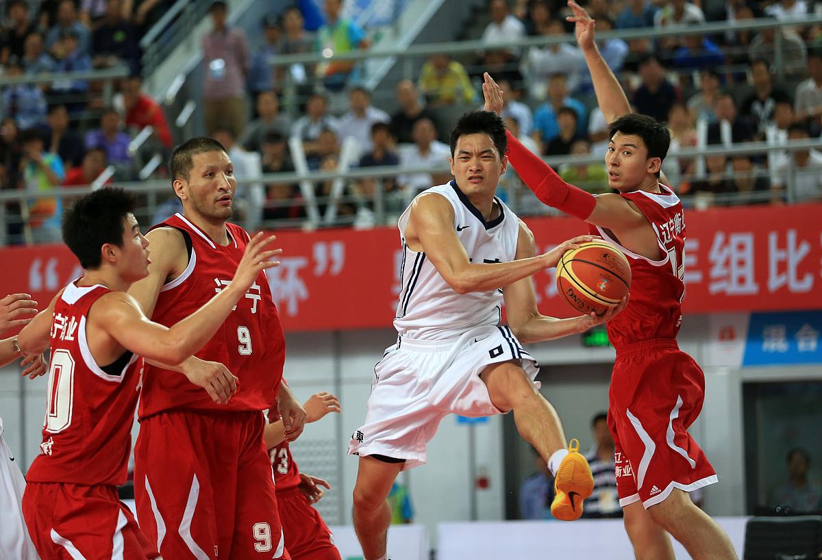 球员发挥出色,助球队赢得最新一场比赛胜利的简单介绍 球员发挥出色,助球队赢得最新一场比赛胜利的简单介绍