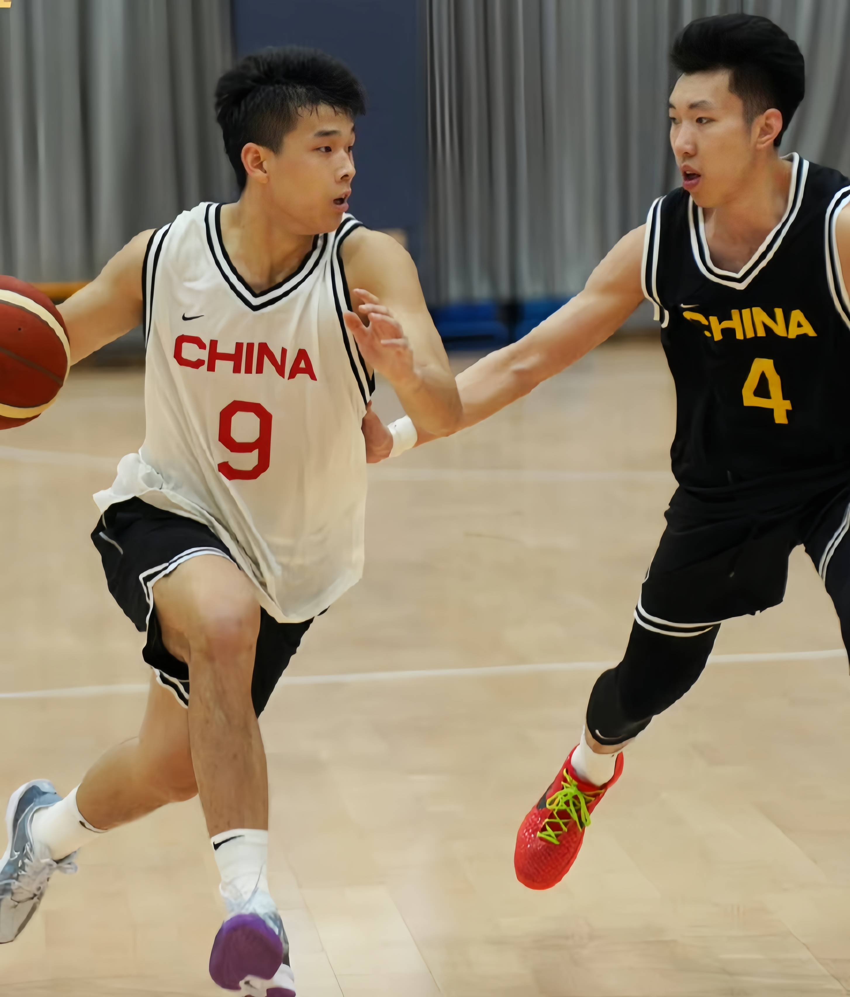 熊猫体育官方-关于球员技术大比拼,球场上火爆场面尽显!的信息