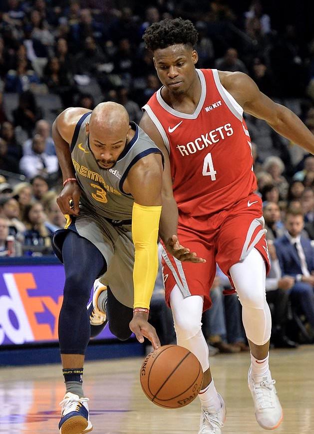 关于球员技术大比拼,球场上火爆场面尽显!的信息 关于球员技术大比拼,球场上火爆场面尽显!的信息