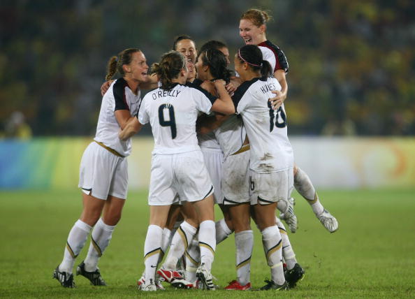 美国女子足球队挺进奥运会,晋级成功 美国女子足球队挺进奥运会,晋级成功