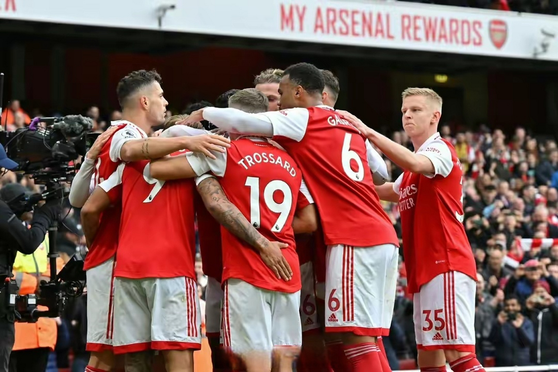 熊猫TV-关于利兹联队主场大获全胜,球迷欢呼不已的信息