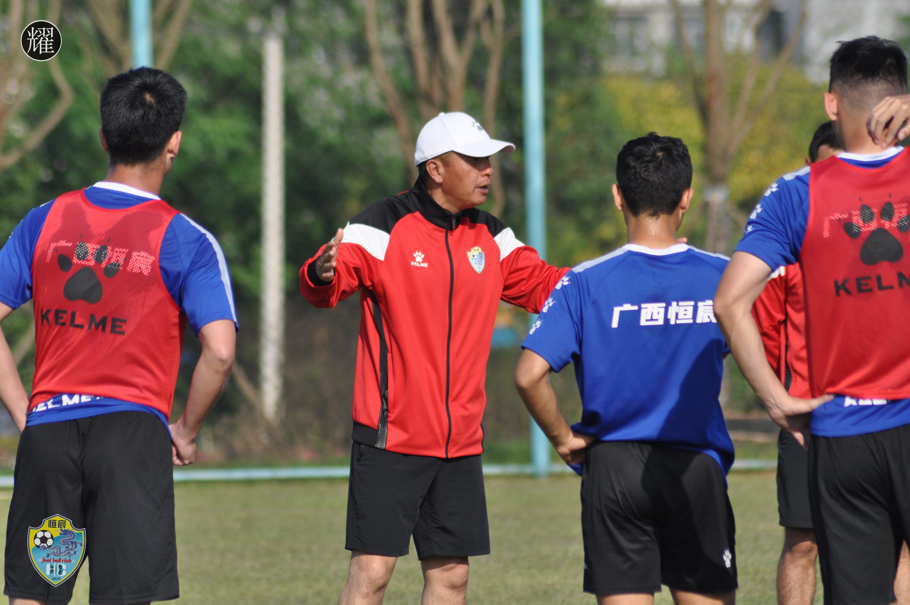 熊猫直播官网-争分夺秒:足球场上的比赛结果牵动人心的简单介绍