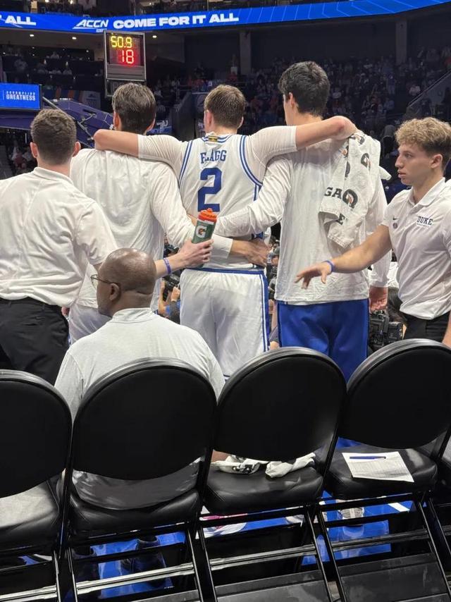 体育赛事直播-球员意外受伤,引发球队担忧