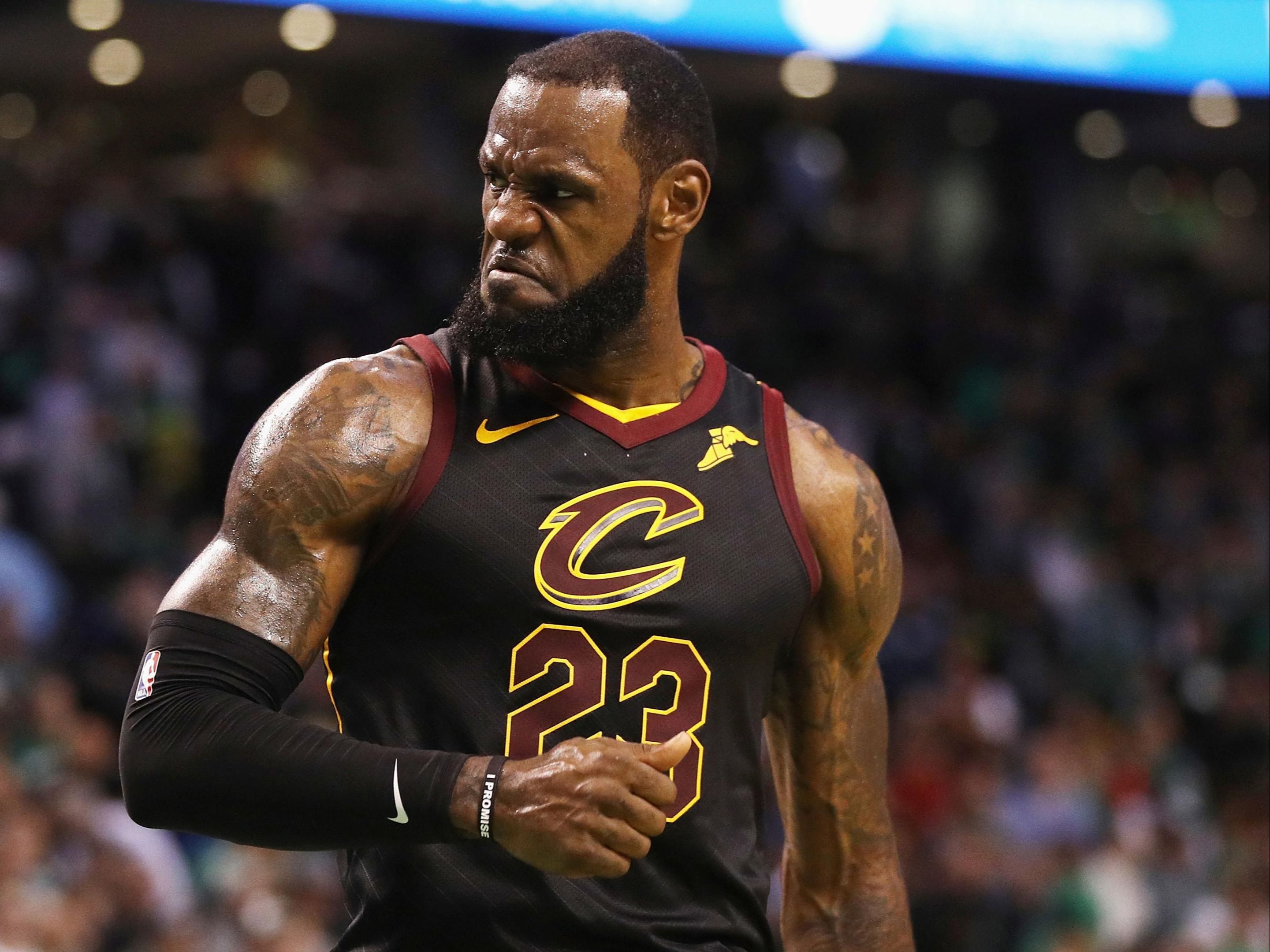 湖人主场大胜灰熊,取得关键胜利 湖人主场大胜灰熊,取得关键胜利