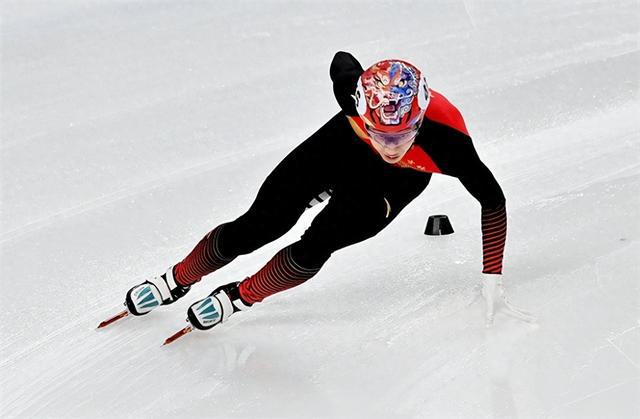 体育赛场上的精英精神:运动员展现出色表现,令人惊叹的简单介绍 体育赛场上的精英精神:运动员展现出色表现,令人惊叹的简单介绍