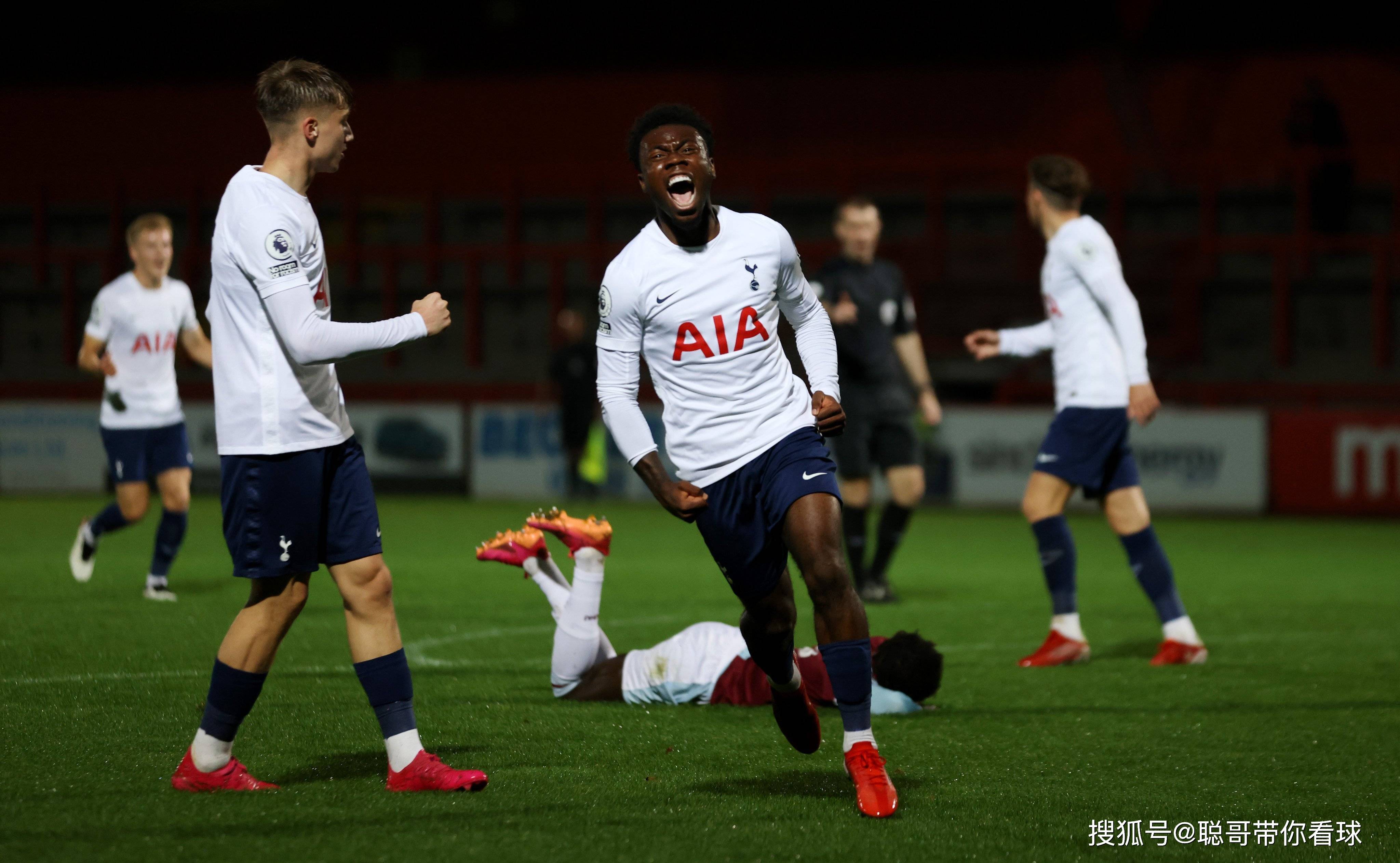 熊猫体育-梅斯遭遇惨败,法甲保级形势严峻