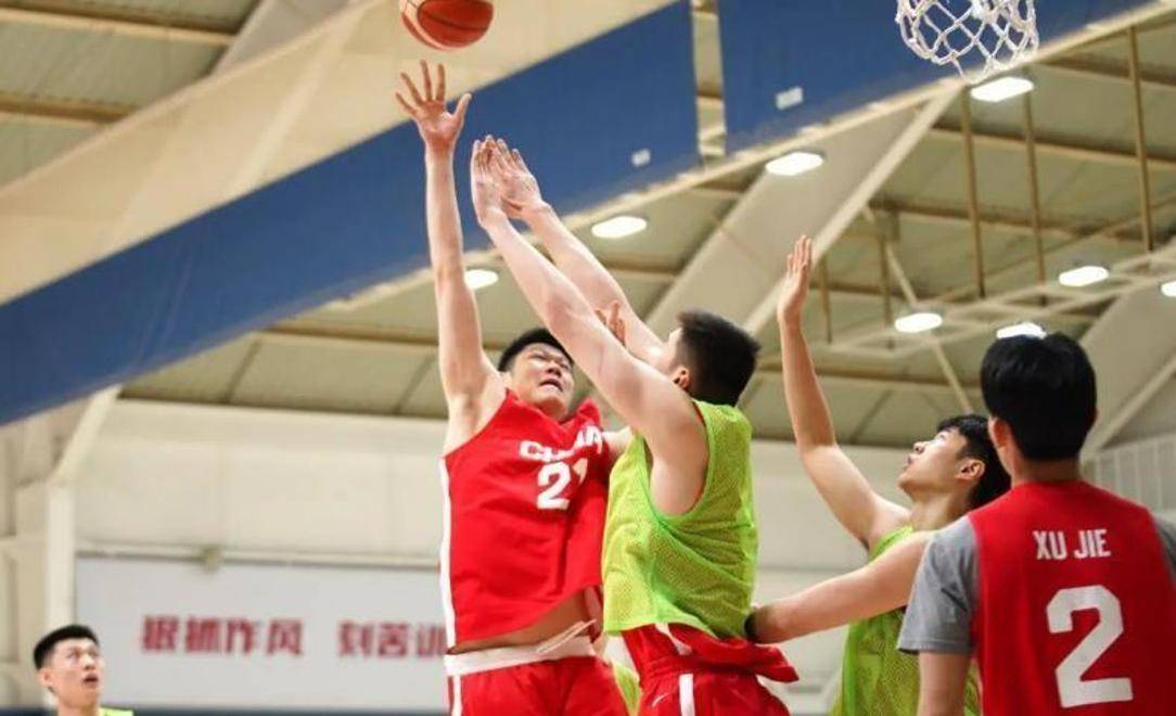 球队集结备战苦练技艺迎战挑战 球队集结备战苦练技艺迎战挑战