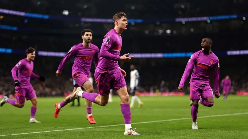 水晶宫足球俱乐部在英超比赛中表现出色表彰他们的精神的简单介绍