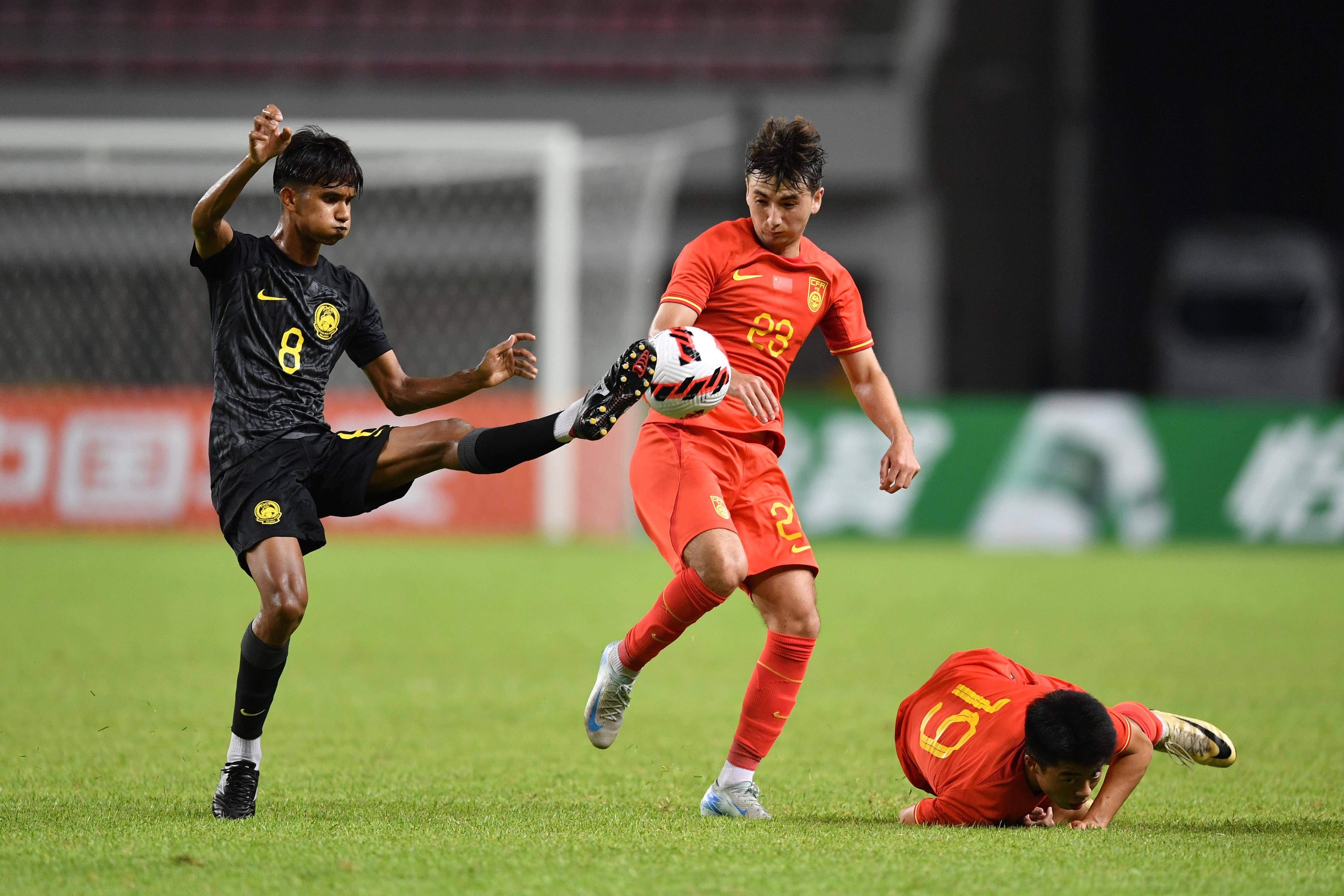 足球赛季首轮比赛，球队备战出色迎来好开局的简单介绍