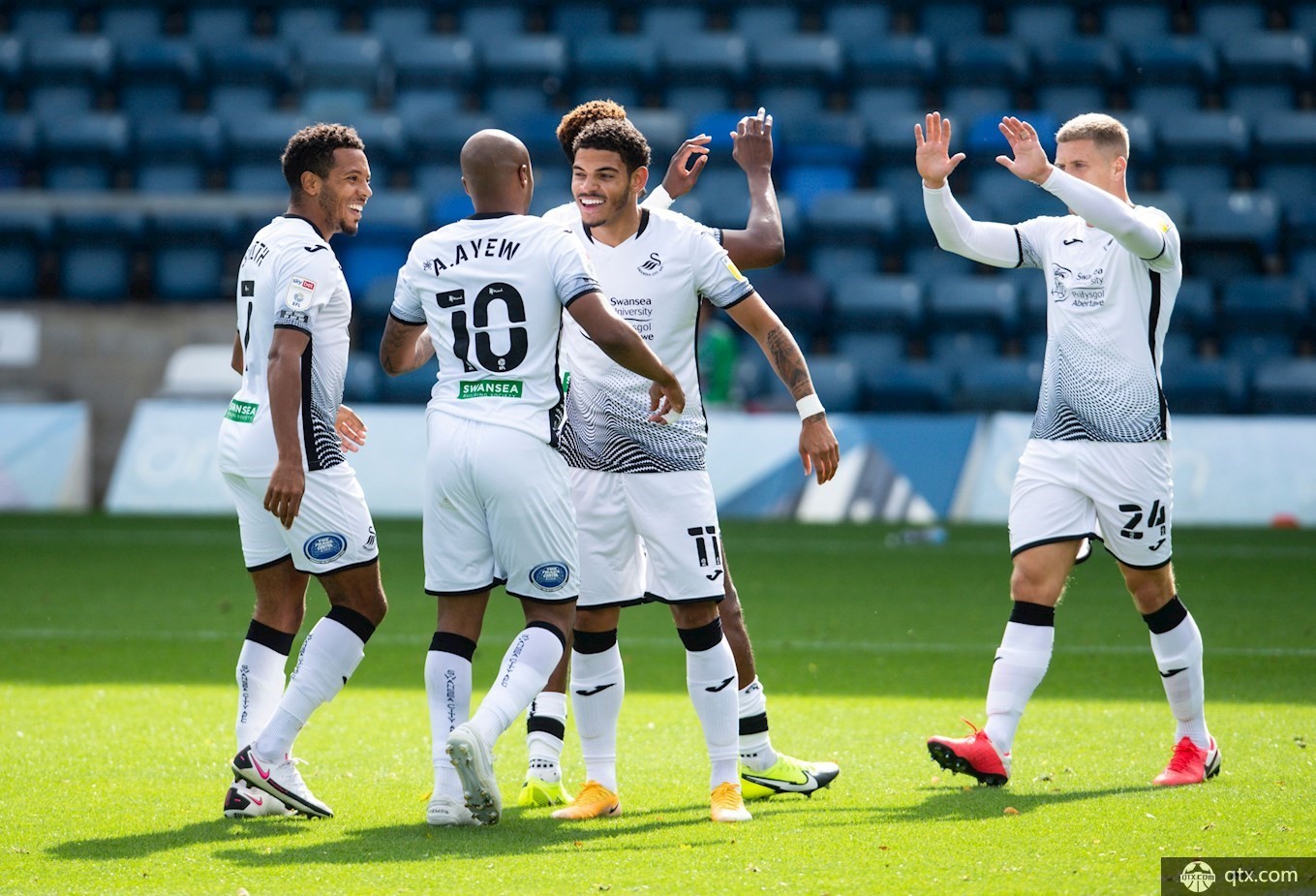 斯旺西主场比小胜巴恩斯利,取得保级关键三分 斯旺西主场比小胜巴恩斯利,取得保级关键三分