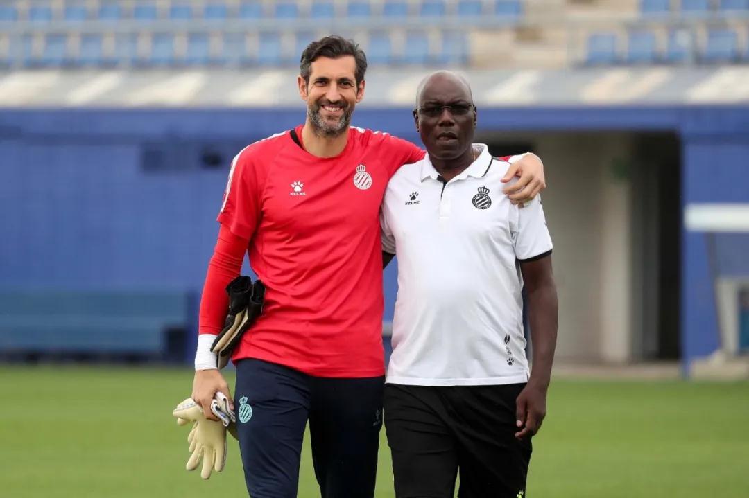 体育赛事直播-全力以赴:球员拼搏备受尊敬的简单介绍