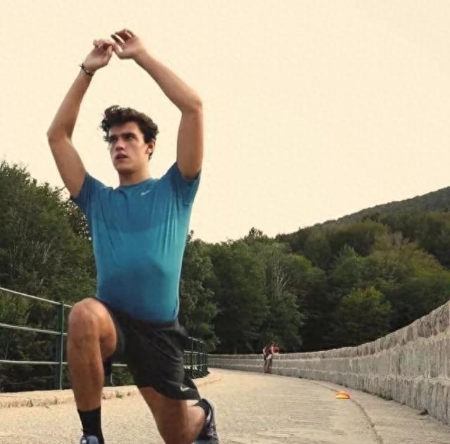 熊猫体育直播-塞拉诺赢得一场重要比赛,积分榜稳定增加