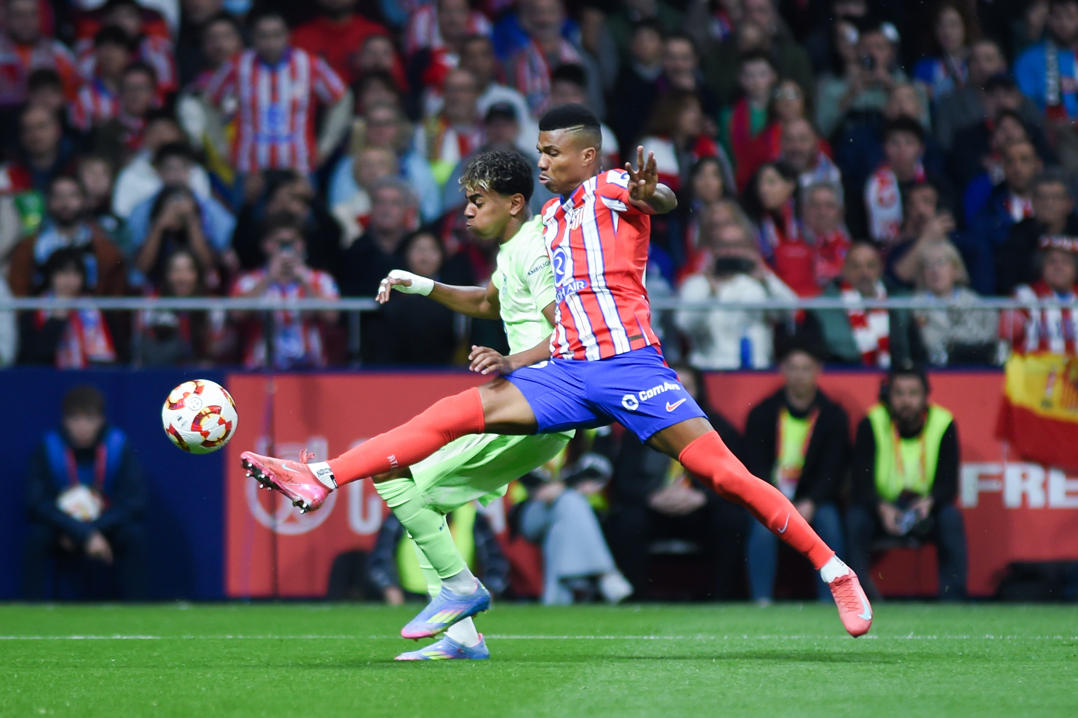 巴塞罗那惊险获胜,晋级在望 巴塞罗那惊险获胜,晋级在望