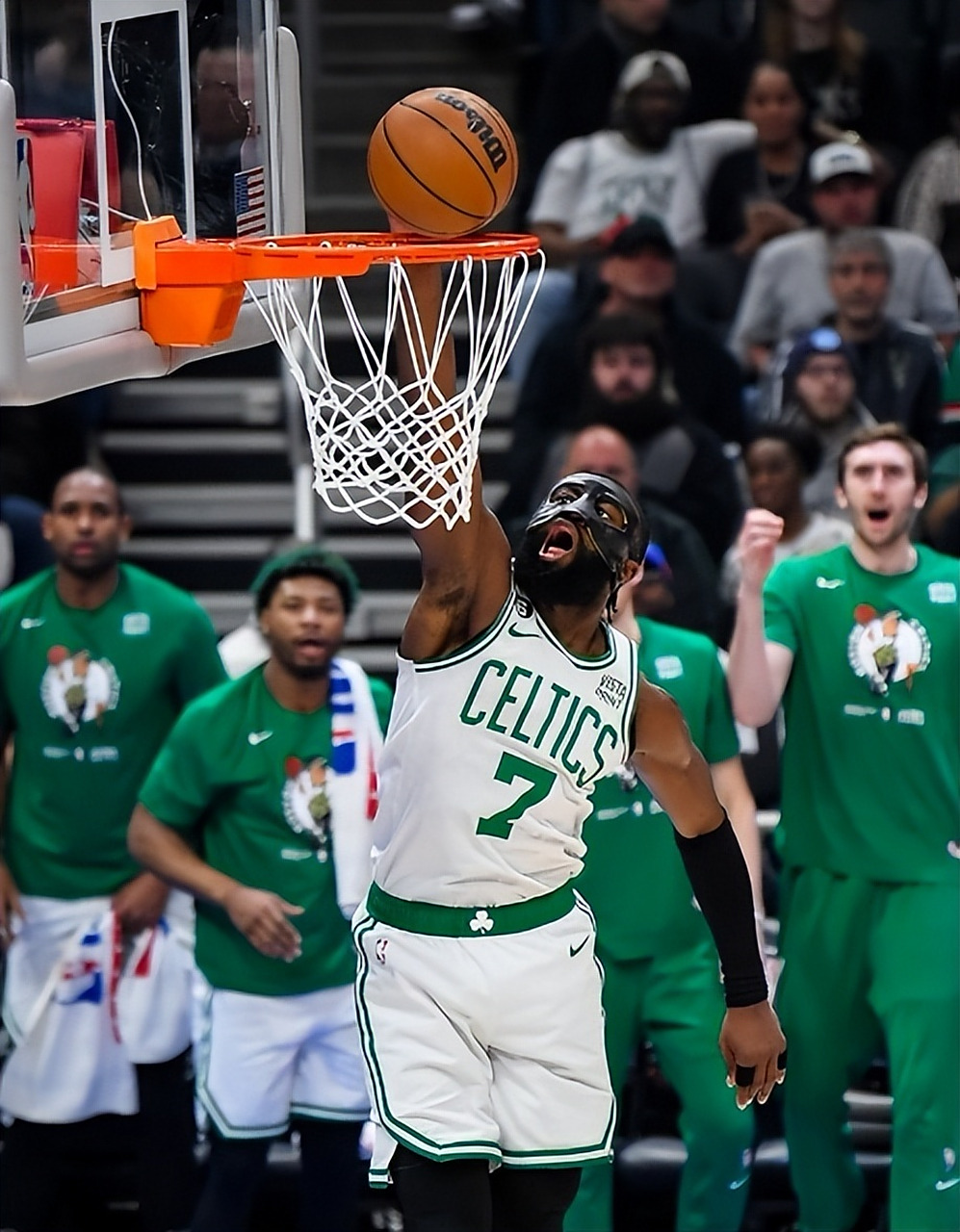 熊猫直播官网-米尔沃基雄鹿队主场大胜火箭队