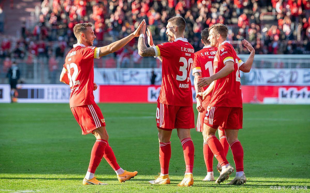 熊猫体育平台-包含沃尔夫斯堡客场告捷,将士们斩获三分的词条