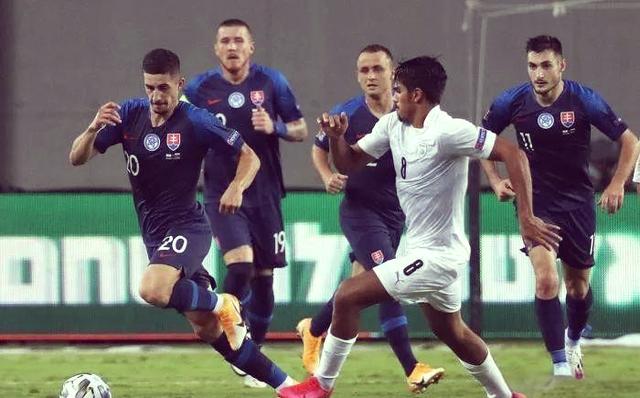 欧预赛强队对决迷人,各队争夺胜利 欧预赛强队对决迷人,各队争夺胜利