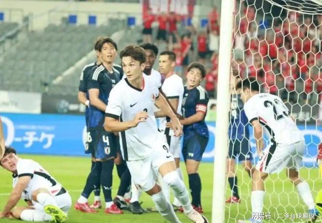 熊猫体育app-包含体育界的焦点:球员们为荣誉而战的词条