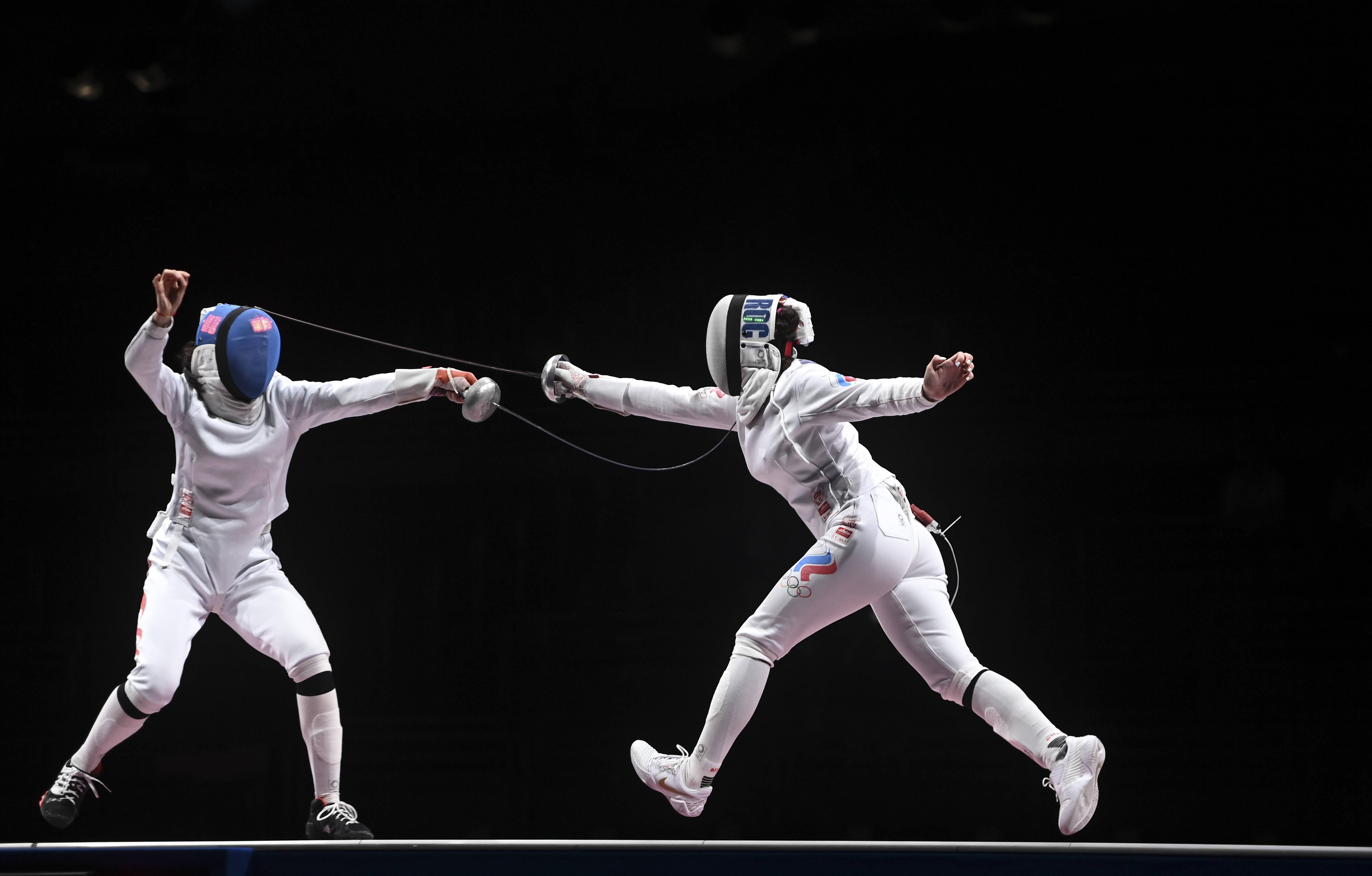 美国击剑选手实现全胜进军决赛 美国击剑选手实现全胜进军决赛