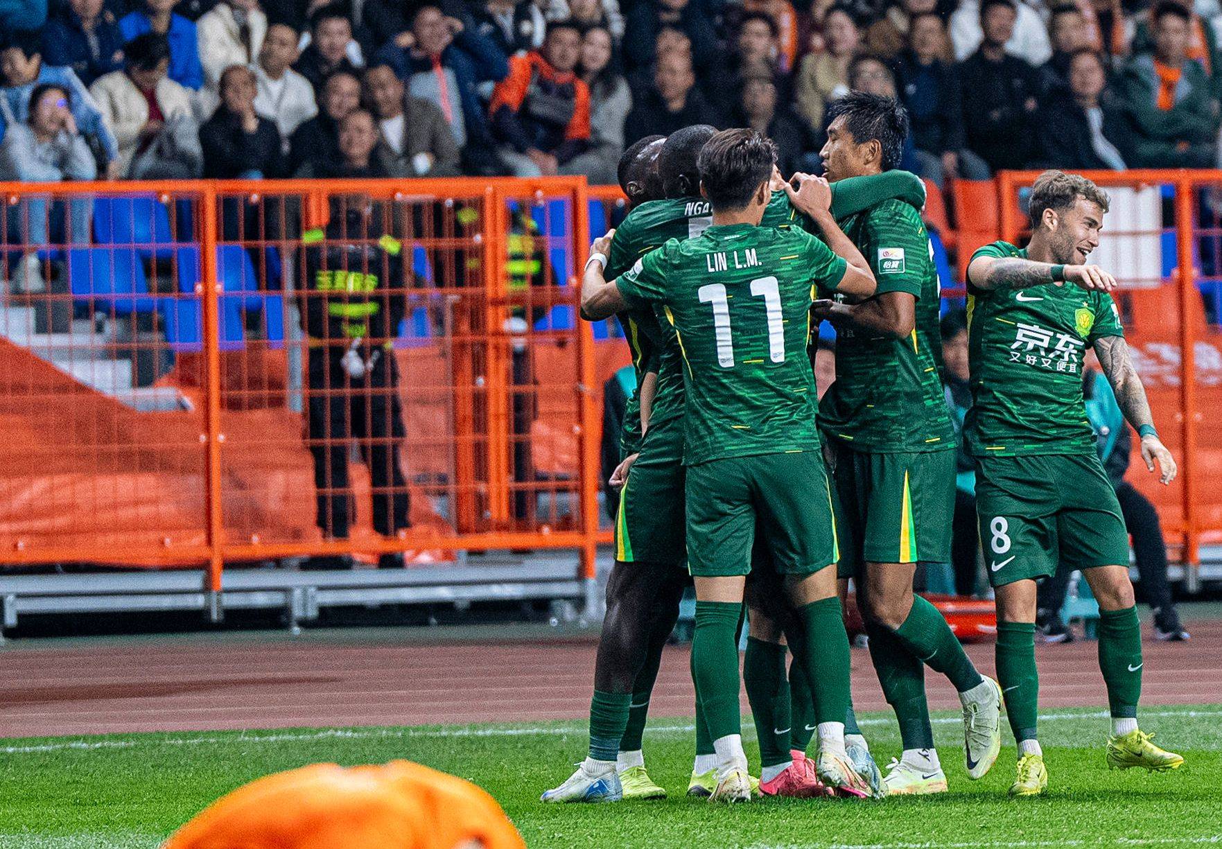 广州恒大与上海申花队战平,积分持平 广州恒大与上海申花队战平,积分持平