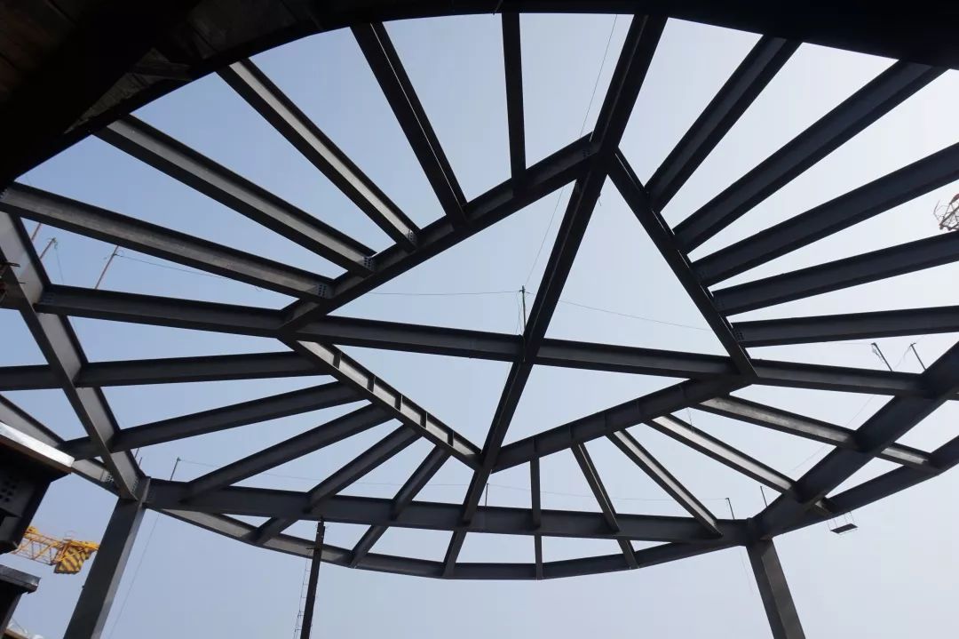 熊猫直播官网-东郊日薄,足球巨擘英华灿烂