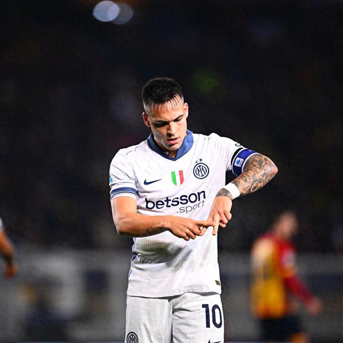 熊猫体育平台-国际米兰客场连败,球队面临严峻挑战