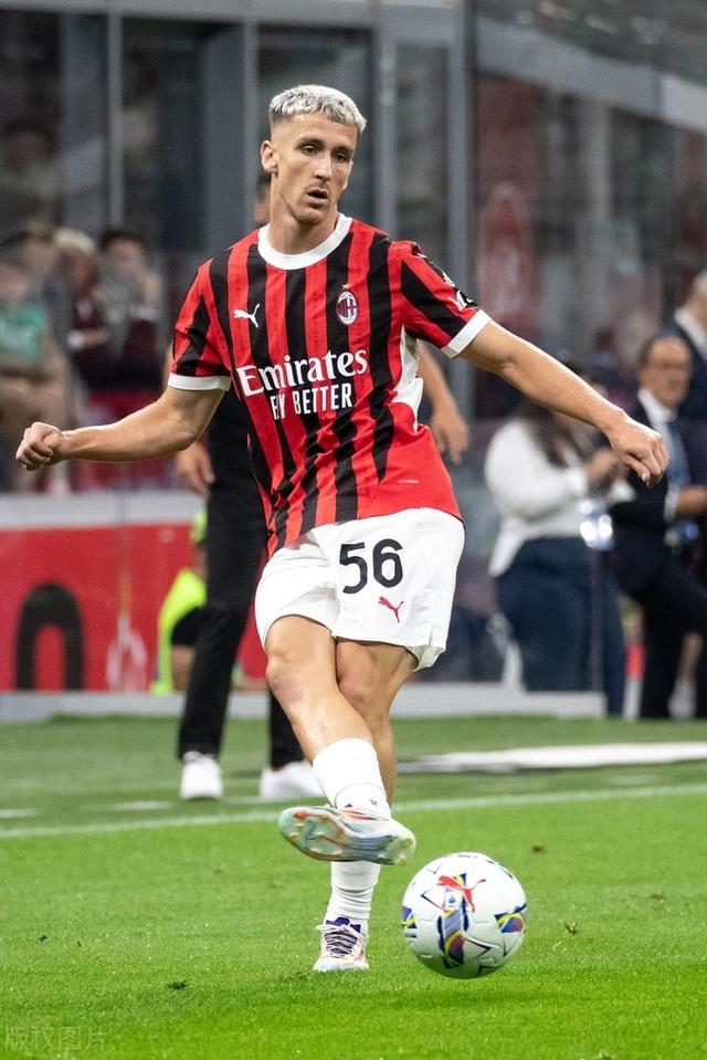 熊猫体育app-帕尔马主场不敌AC米兰,遭遇失利