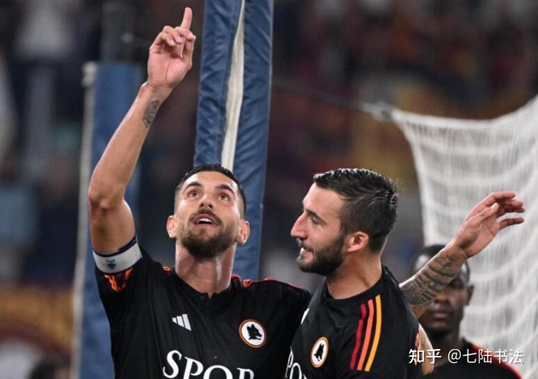 罗马俱乐部主教练深夜训练球队,志在赢球 罗马俱乐部主教练深夜训练球队,志在赢球