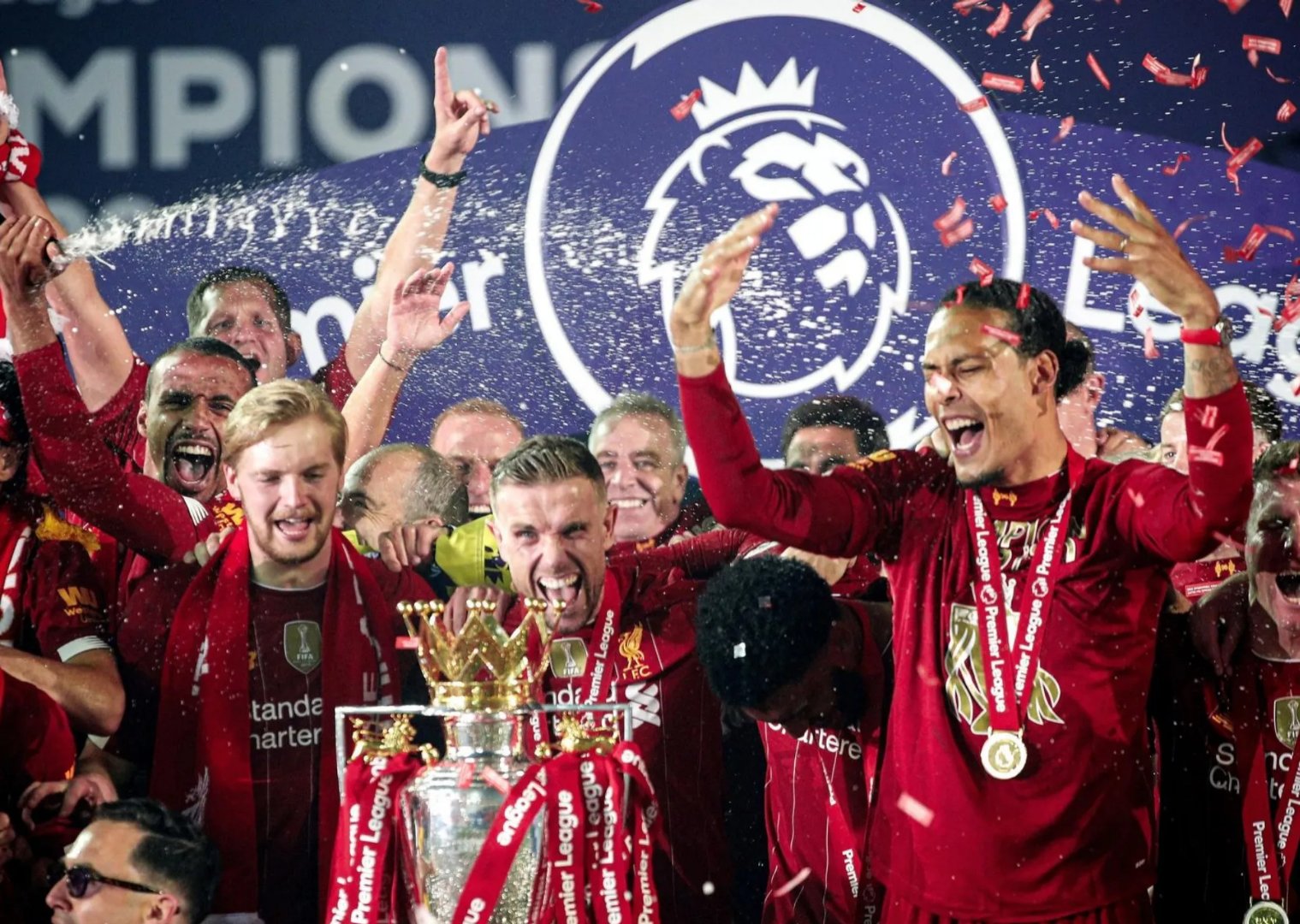 曼联连胜在望,夺冠机会增大 曼联连胜在望,夺冠机会增大