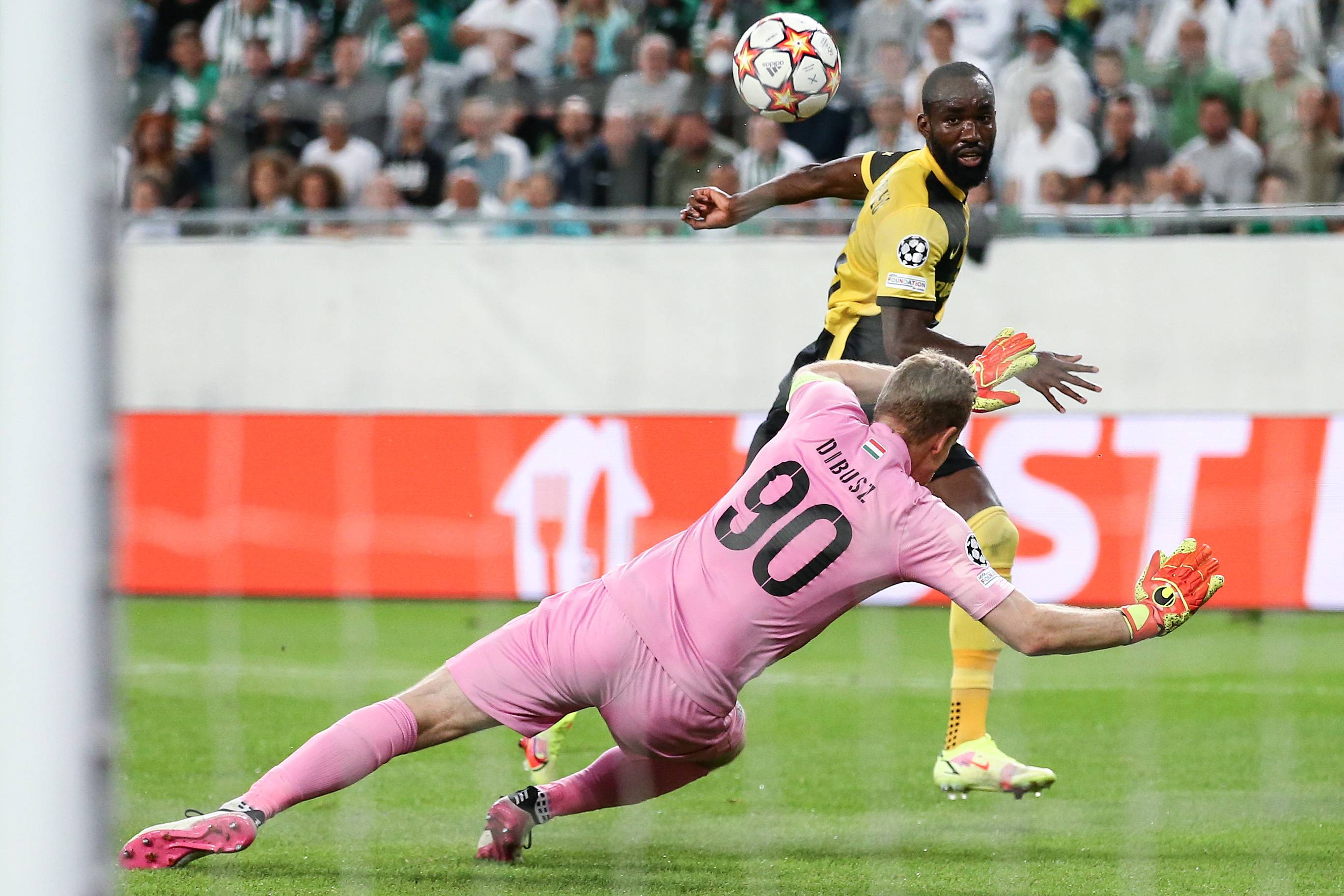 熊猫体育官方-利物浦客场挑落阿贾克斯,提前晋级欧冠淘汰赛