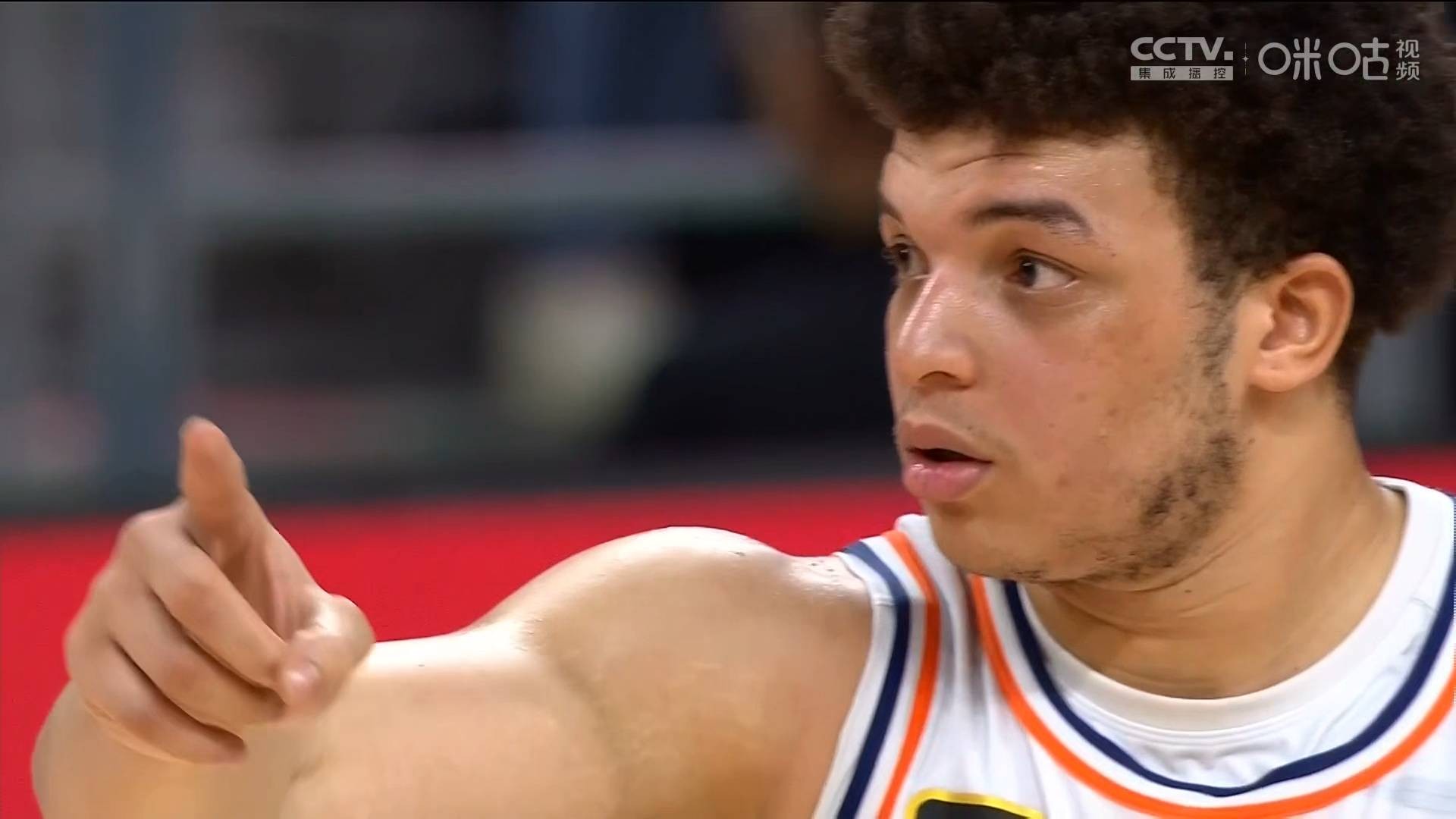 西部豪门客场获胜,晋级季后赛 西部豪门客场获胜,晋级季后赛