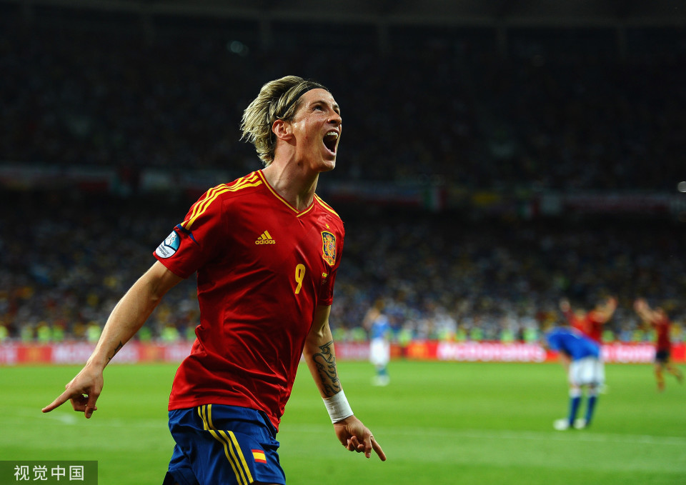 熊猫体育平台-比利亚里明星表现,助阿莱格里队胜出