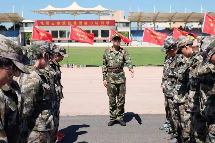 战队队员磨砺成钢,迎接挑战 战队队员磨砺成钢,迎接挑战