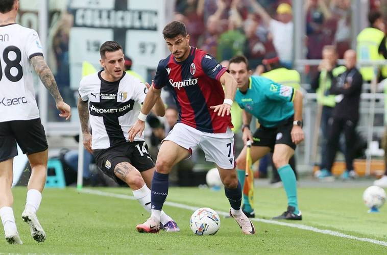 那不勒斯主场战胜博洛尼亚,继续领跑 那不勒斯主场战胜博洛尼亚,继续领跑