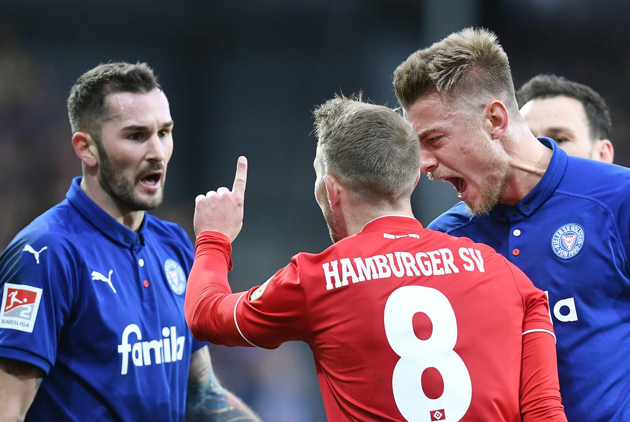 汉堡SV逆转比赛,实现惊人逆袭 汉堡SV逆转比赛,实现惊人逆袭