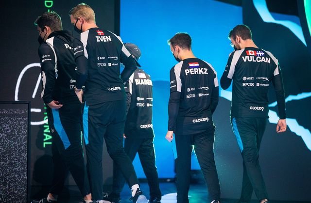 熊猫直播平台-WBG险胜PSG,Perkz拿下关键大龙顶尖较量四强赛,成为赛场最大亮点