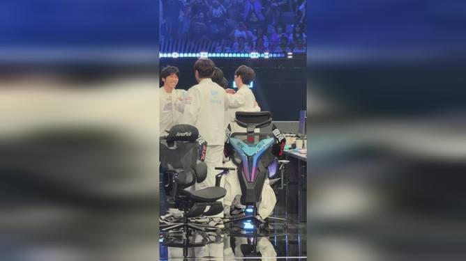 熊猫直播平台-TES绝杀BLG,Deft线上压制力十足激烈交锋小组赛,强势挺进下一轮