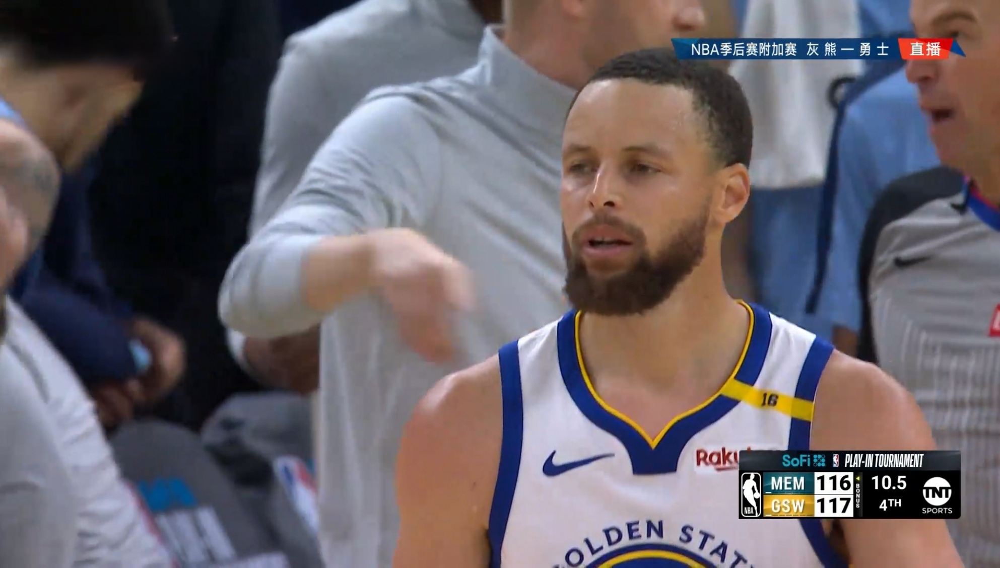 熊猫体育官方网站-勇士队再度碾压对手,库里发威砍下50分