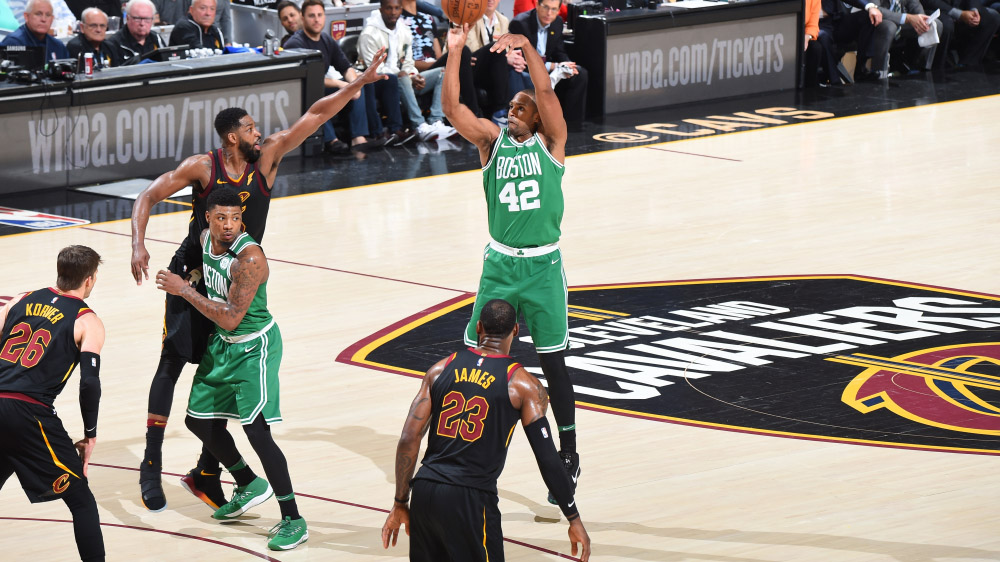 76人战胜篮网,霍福德交出高效表现 76人战胜篮网,霍福德交出高效表现