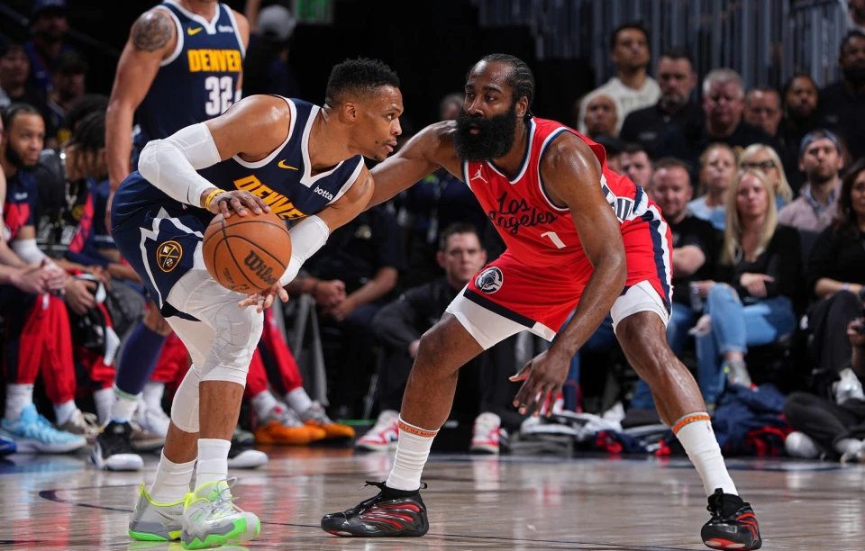 西部强队交手,快船力克掘金 西部强队交手,快船力克掘金