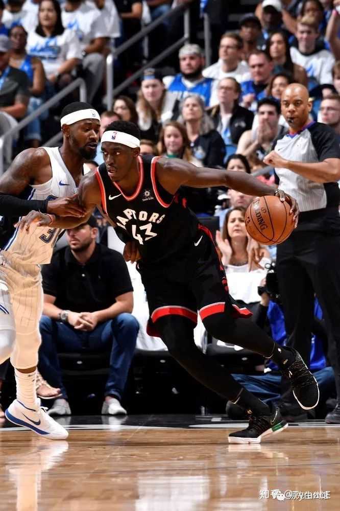 熊猫体育官方-猛龙击败魔术,伦纳德全场28分