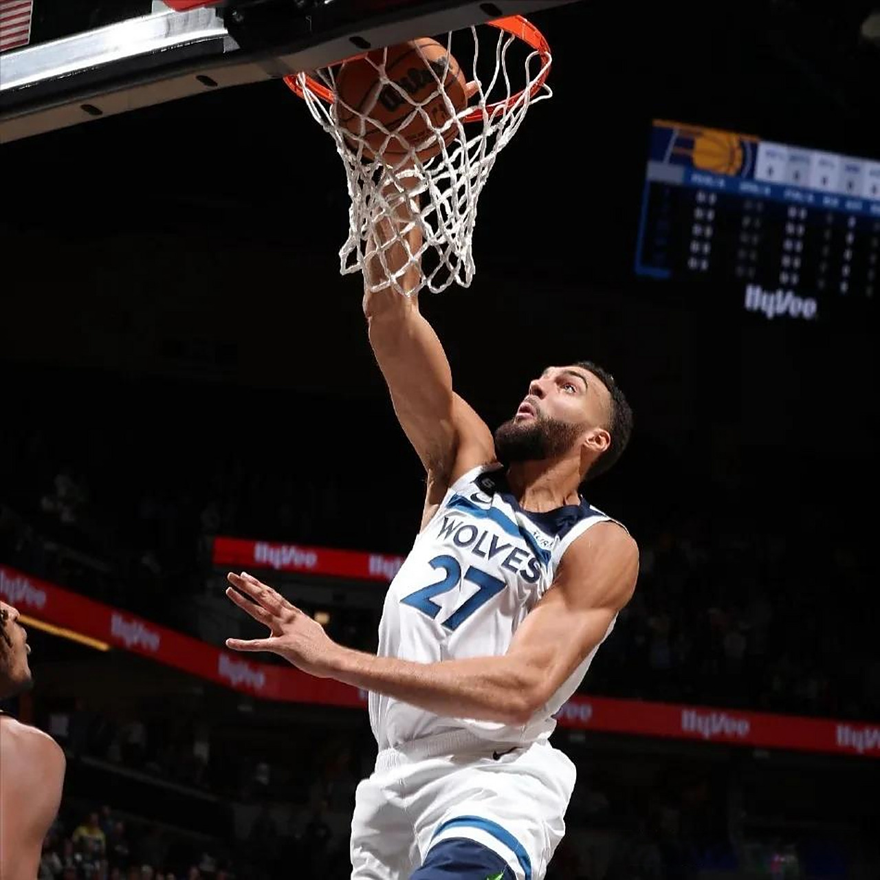 体育赛事直播-快船队客场不敌森林狼队